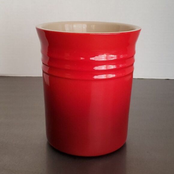 Le Creuset Stoneware Straight Cherry Red Ombre Finish Utensil Crock 6" - Picture 3 of 9